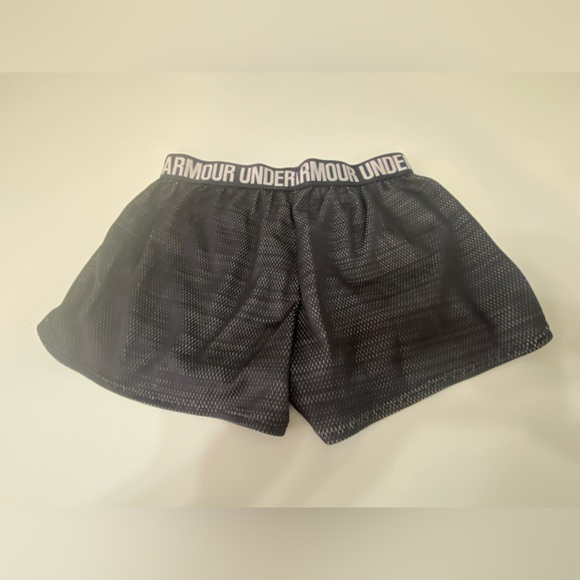 Under Armour loose black shorts - Picture 4 of 4